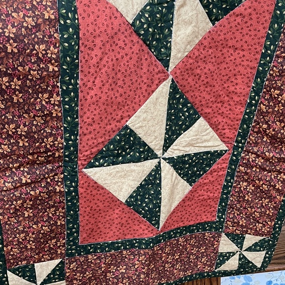 Beautiful handmade quilted table runner. Fall colors. Geometric pattern - Picture 2 of 6